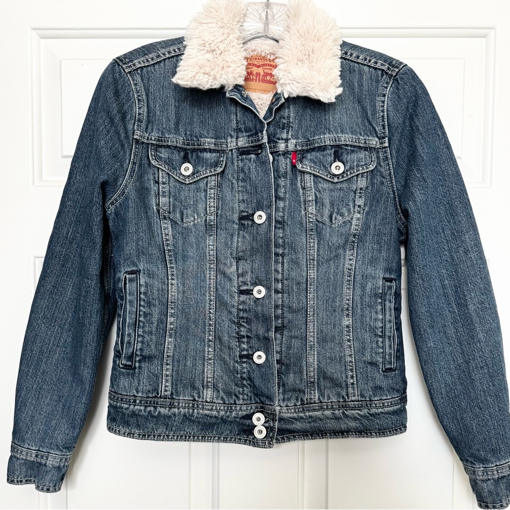 Levi's Dark Blue Denim Jean Jacket with/Faux Fur Collar & Lining